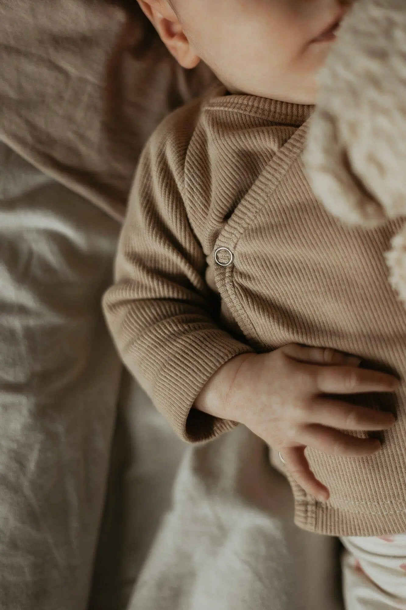 AnouKidz Overslagshirtje Rib Light Taupe